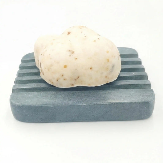 Pilko talkakmenio padėkliukas / muilinė, su grioveliais