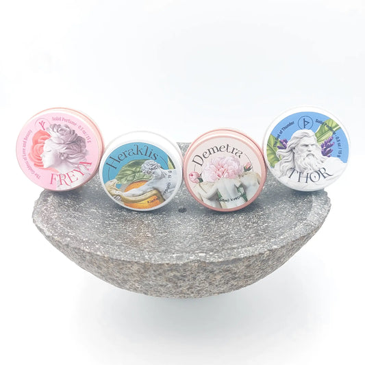 Mitų kvartetas - 4 kietų kvepalų dovanų rinkinys | 4 x 15 g